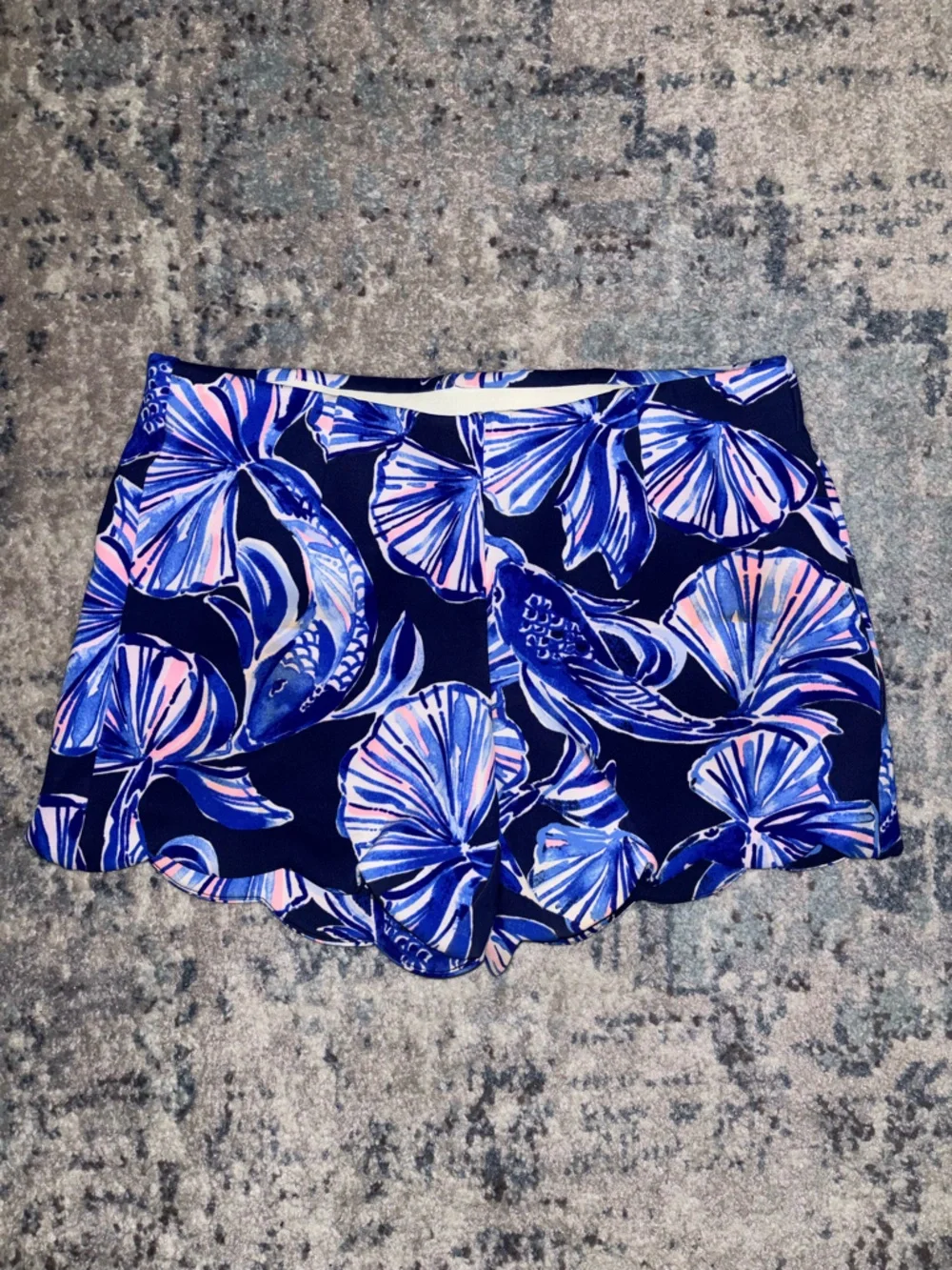 Lilly Pulitzer Adelia scuba short - Picture 3 of 6